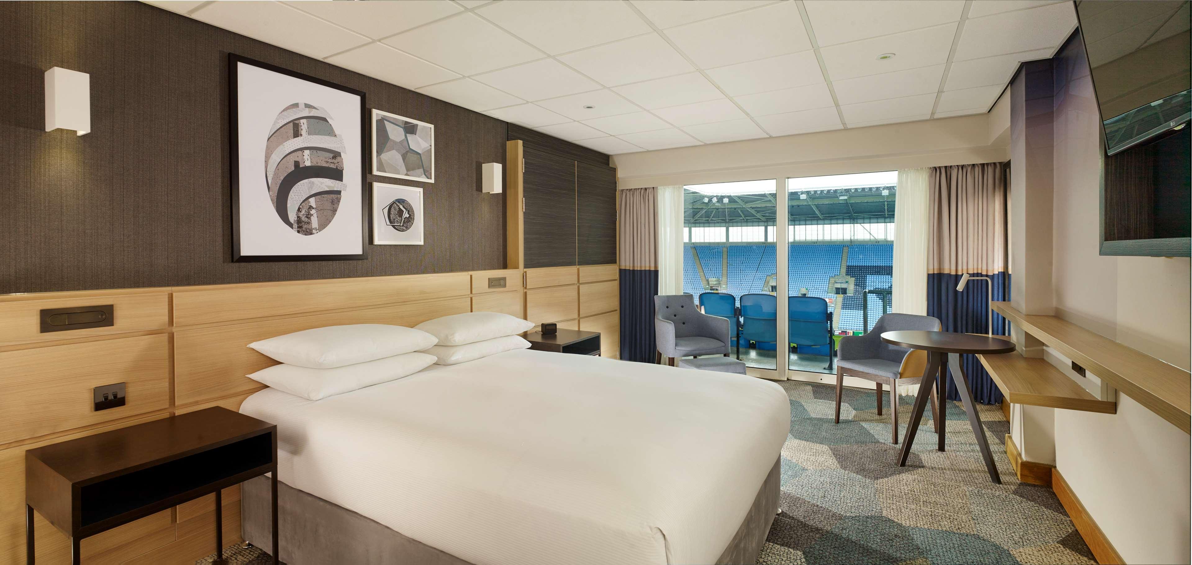 Готель Doubletree By Hilton Coventry Building Society Arena Екстер'єр фото