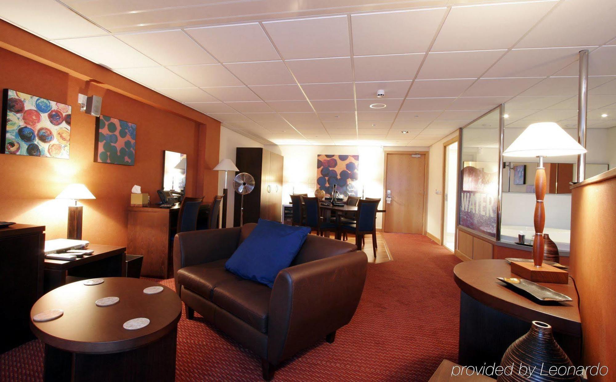 Готель Doubletree By Hilton Coventry Building Society Arena Екстер'єр фото